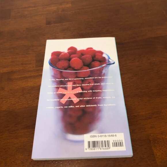 Smoothies and Juicing Vintage Books Bundle of 2. - Picture 5 of 16